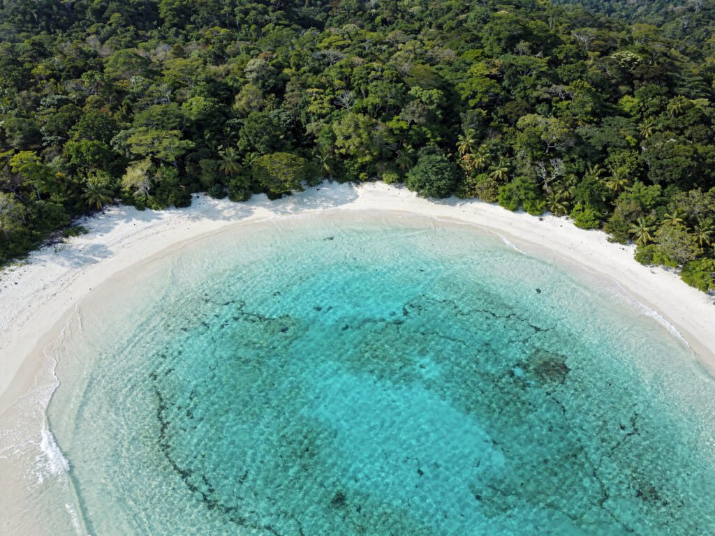Turquoise island lagoon (illustrative)